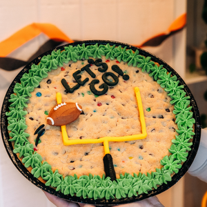 
            
                Load image into Gallery viewer, Football Cookie Cake
            
        